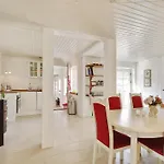 فندق مبيت وإفطار Alokke 3*