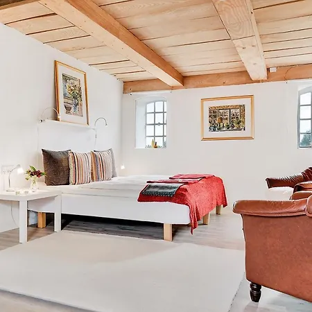 Bed & Breakfast åløkke 3*