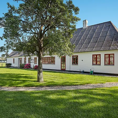 Alokke Bed & Breakfast 3*