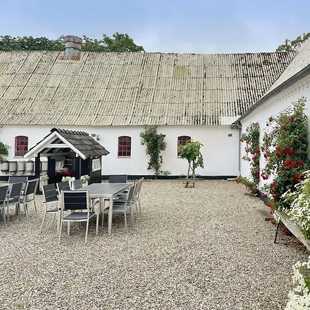Bed & Breakfast Alokke 3*